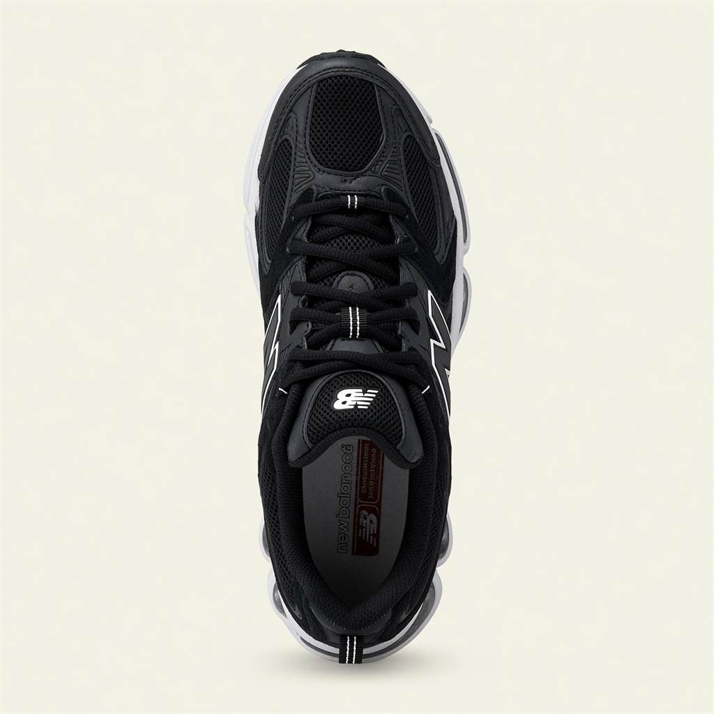 New Balance 9060 — Noir / Blanc vue 5
